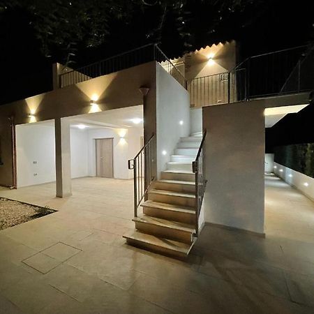 Chrisso Rooms Affittacamere San Teodoro  Esterno foto
