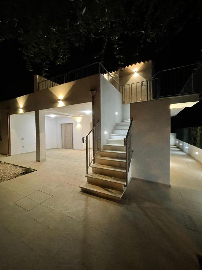 Chrisso Rooms Affittacamere San Teodoro  Esterno foto